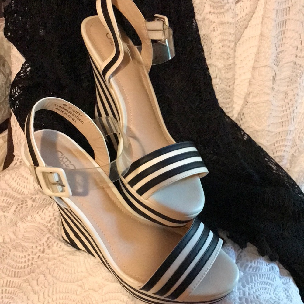 Cato’s Black Weird a size 9 medium